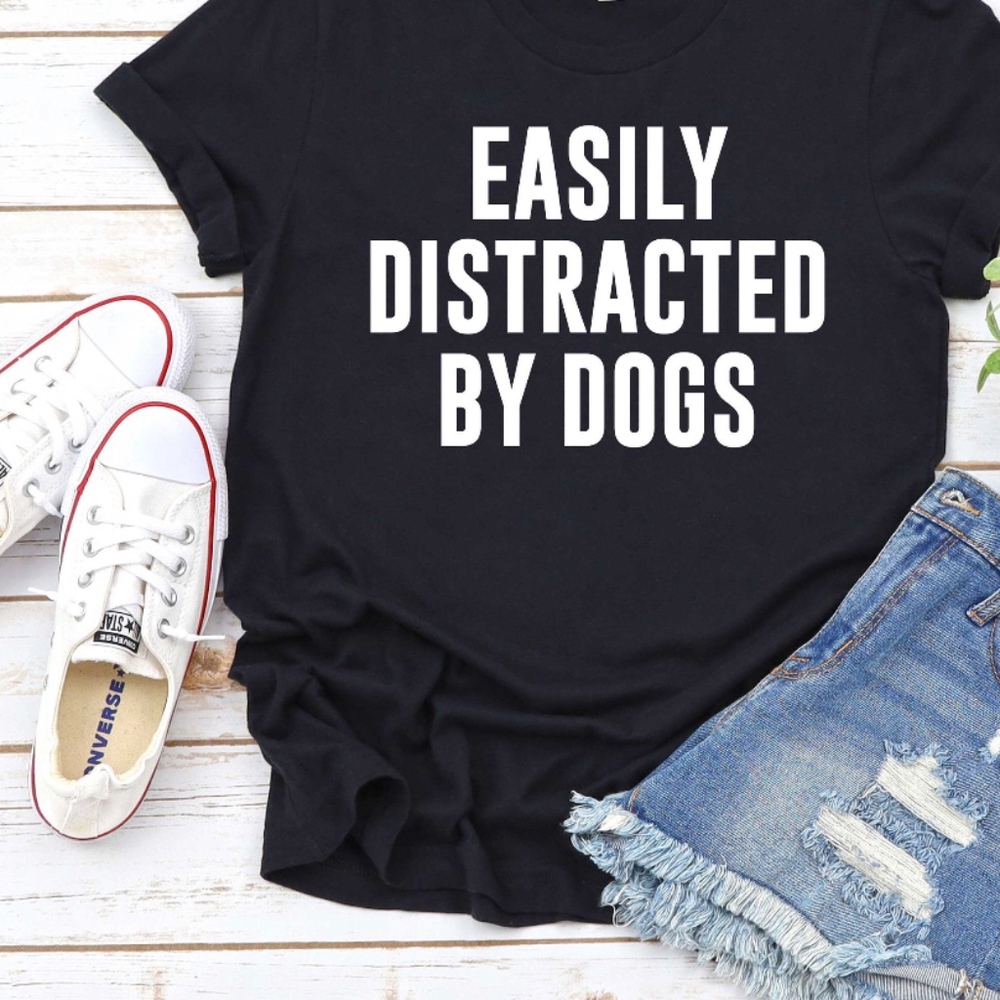 easily distracted by dogs